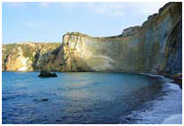 Ponza Palmarola Zannone Ventotene Ischia Procida Capri vacanze a vela charter broker noleggio locazione affitto barche per pontine flegree.