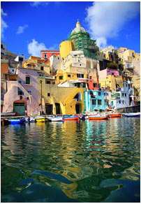 Panorama di Coricella. Ponza Palmarola Zannone Ventotene Ischia Procida Capri vacanze a vela charter broker noleggio locazione affitto barche per pontine flegree.