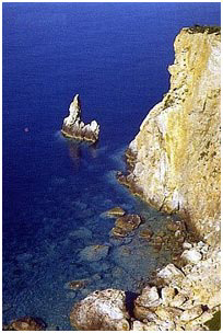 Veduta di Zannone. Ponza Palmarola Zannone Ventotene Ischia Procida Capri vacanze a vela charter broker noleggio locazione affitto barche per pontine flegree.